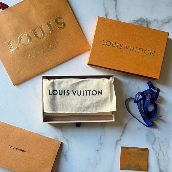 AUTHENTIC LIKE NEW Louis Vuitton Monogram Poppy Sarah Wallet - Picture 9 of 14